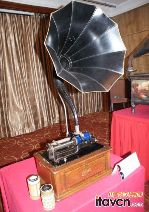 Deison Home Phonograph һ   1990