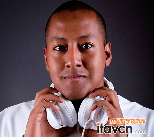 DJ  Angelo